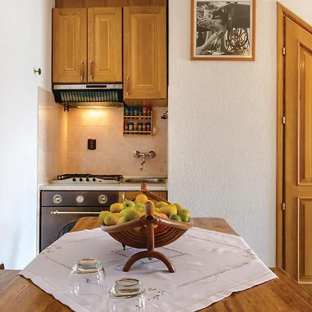 1 Bedroom Gorgeous In Slivno Dom wakacyjny *